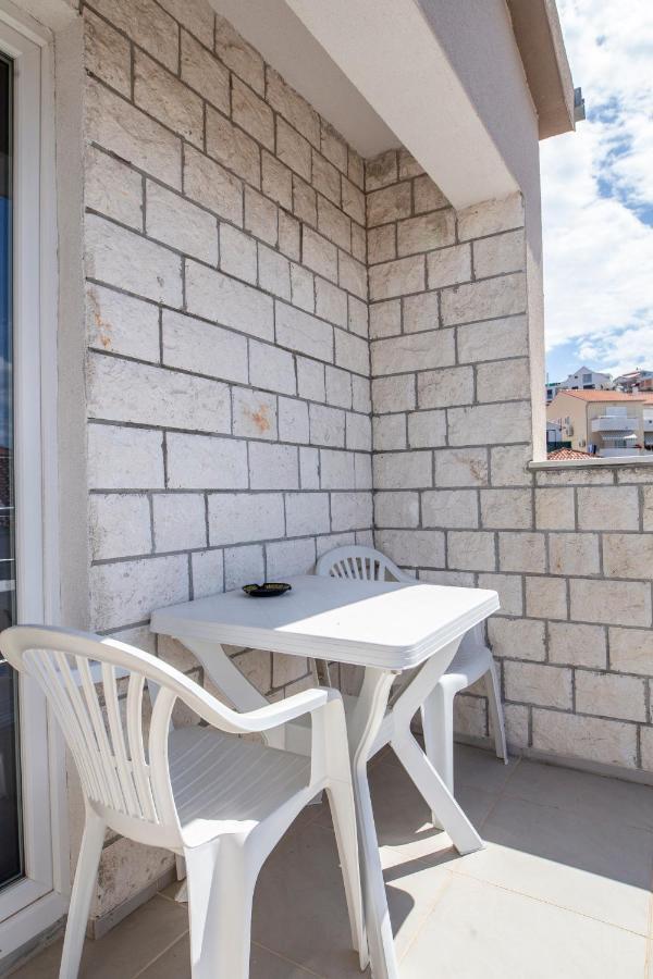 Zorana Apartment โรกอซนิซา ภายนอก รูปภาพ