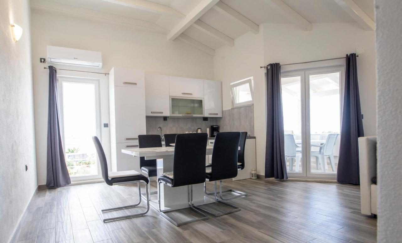 Zorana Apartment โรกอซนิซา ภายนอก รูปภาพ