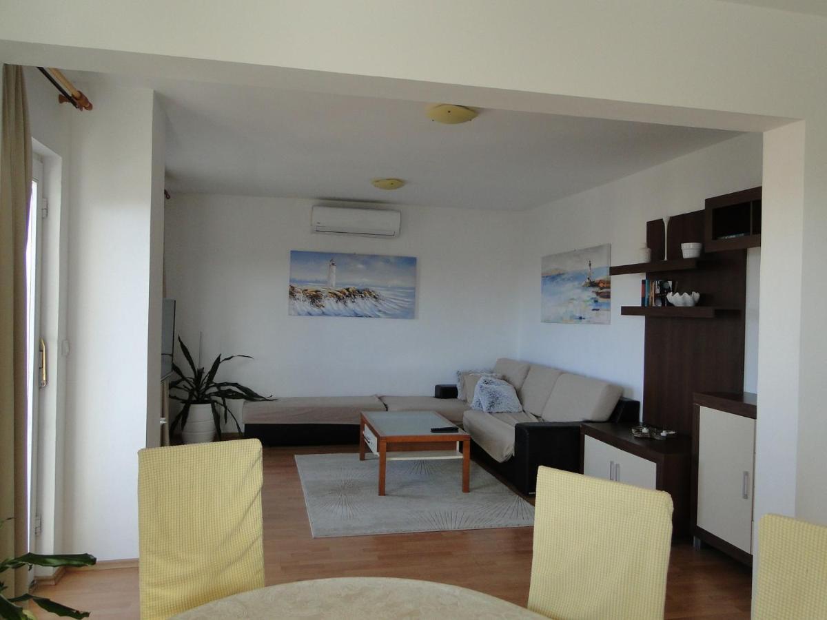 Zorana Apartment โรกอซนิซา ภายนอก รูปภาพ